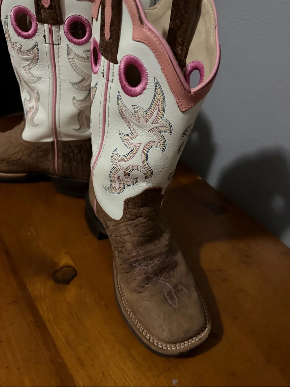 Hi Brown and White Western Cutout Pull-On Boots - Pink Trim